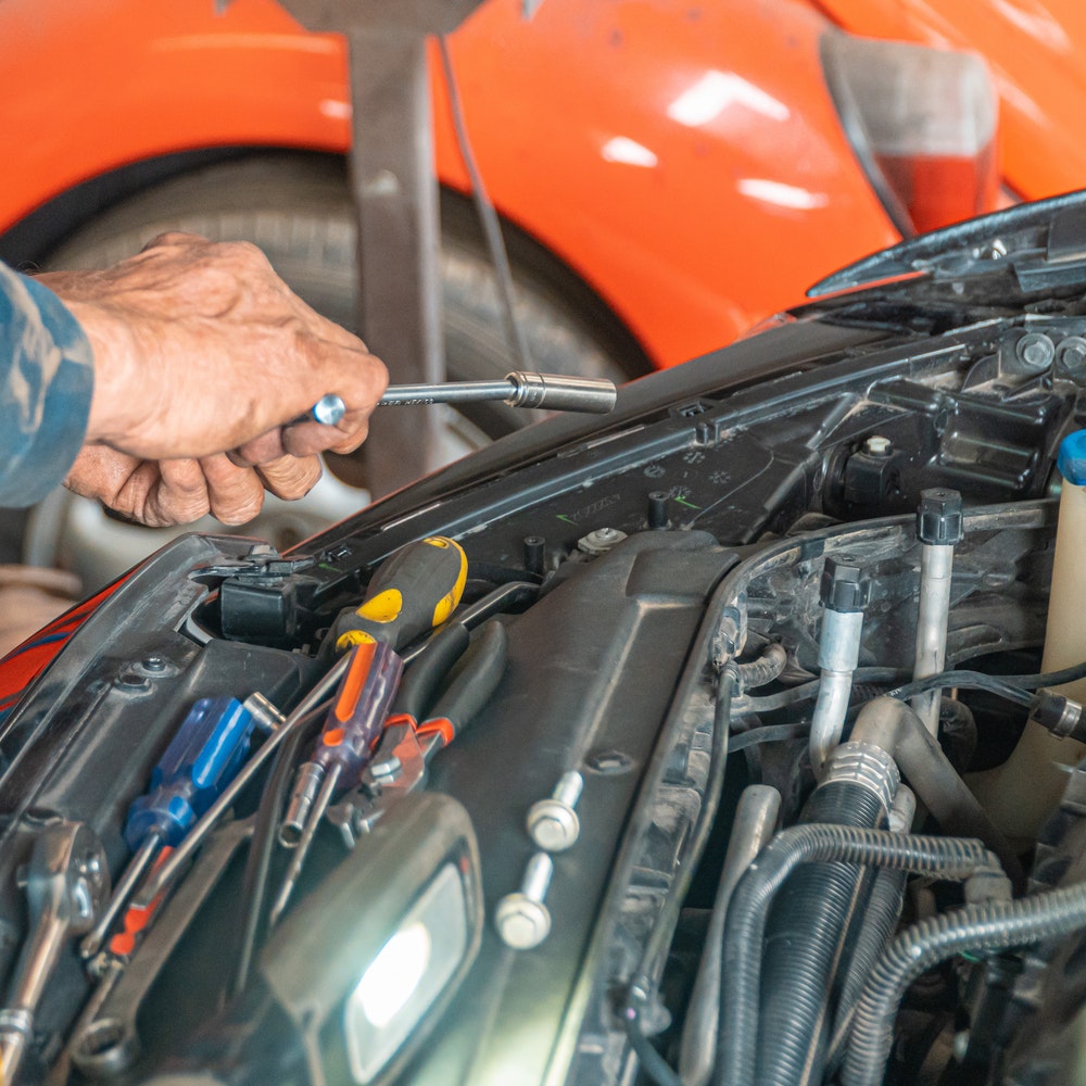 PRL en talleres de reparación de automoviles y primeros auxilios